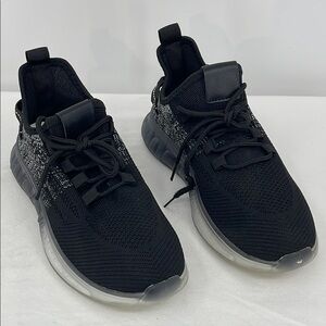 LA Sheelah SIZE 8.5 WOMENS Black Knit Sneakers with White Accents